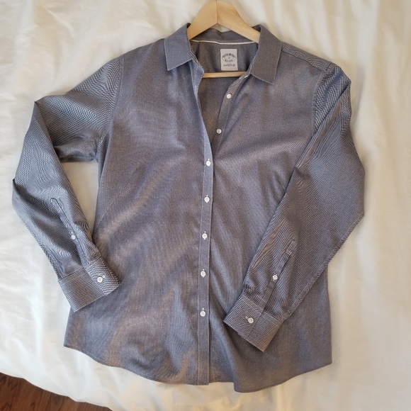 Women's Brook's Brothers button down - Picture 3 of 4